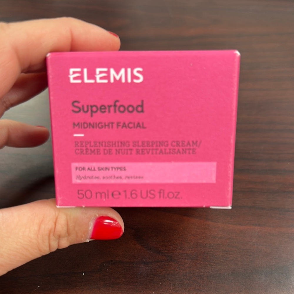 ELEMIS Superfood Midnight Facial in Vibrant Pink
